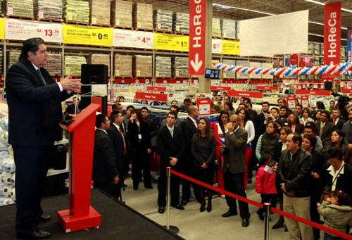 Alan Garcia en Makro