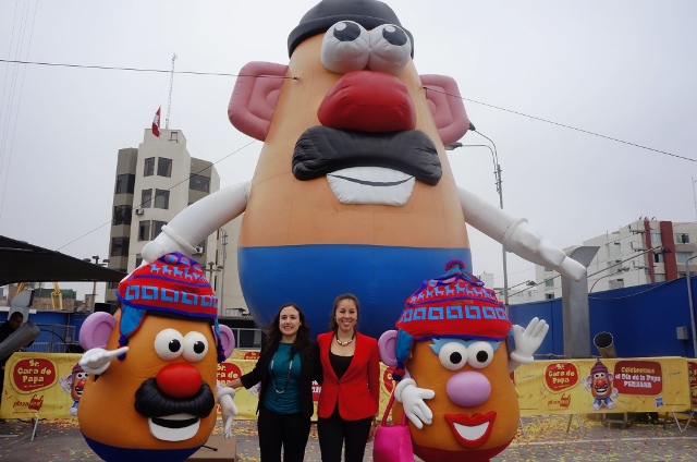 Bibiana Uribe, Gerente de Marketing de Hasbro y Maria Pía Seperak, coordinadora de Marketing de Hasbro